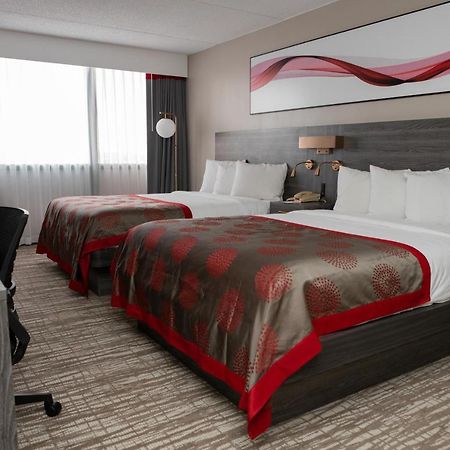 Ramada By Wyndham Cedar Rapids Hotel Екстериор снимка