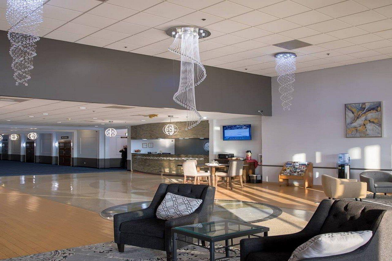 Ramada By Wyndham Cedar Rapids Hotel Екстериор снимка