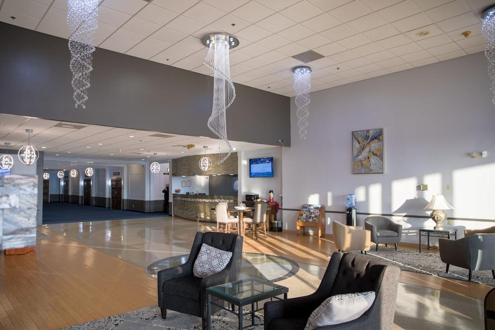 Ramada By Wyndham Cedar Rapids Hotel Екстериор снимка